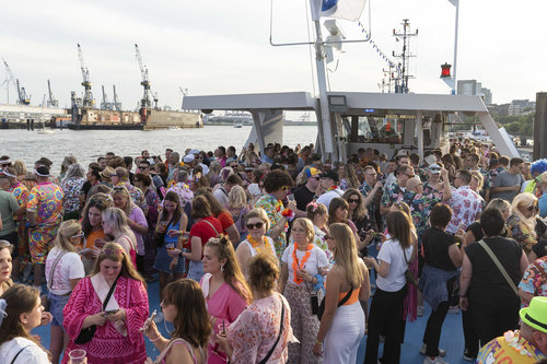 Schlagermove-Bootpartys Hamburg Feiern auf der Elbe